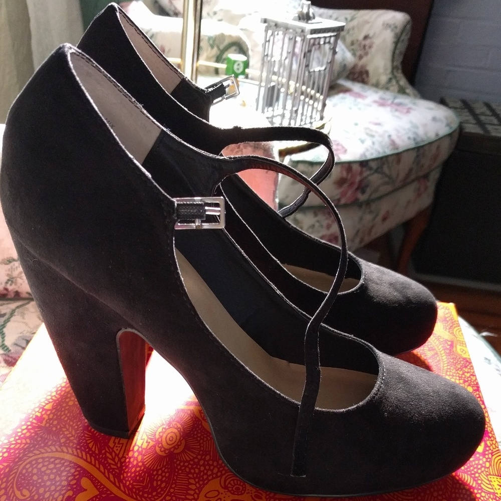 Black Mary Jane heels